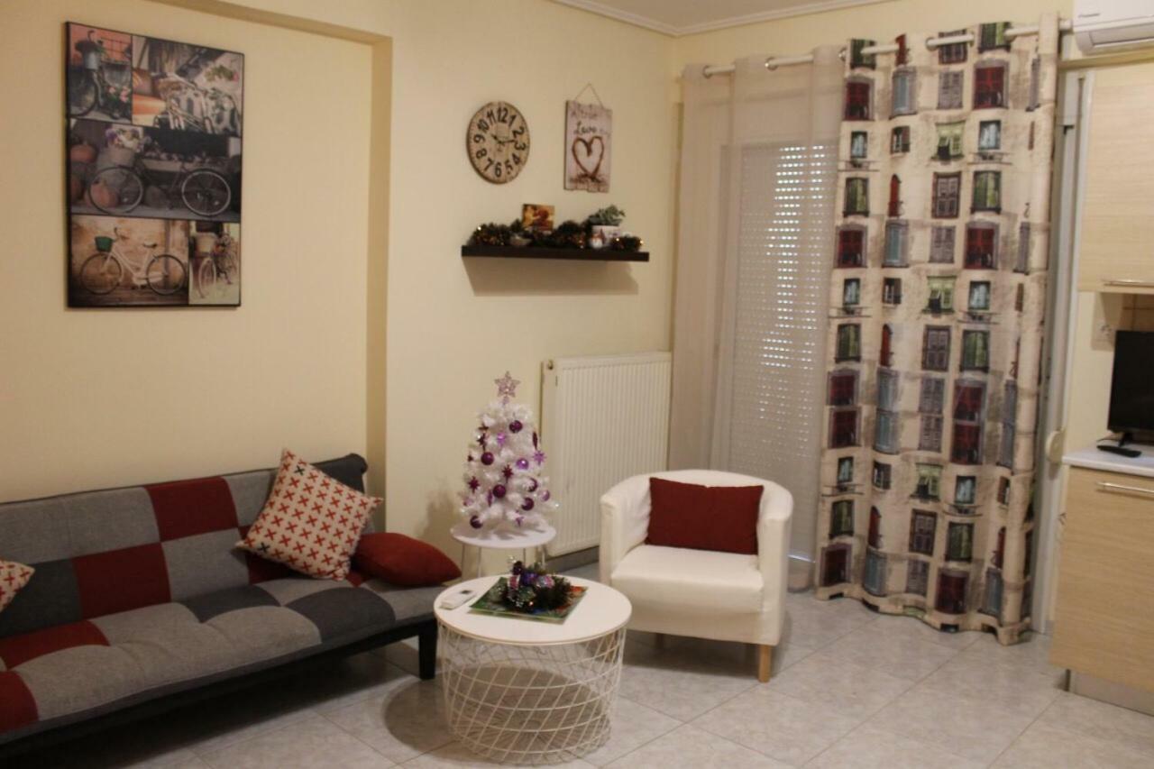 Cozy Studio Apartment In Pireus Экстерьер фото